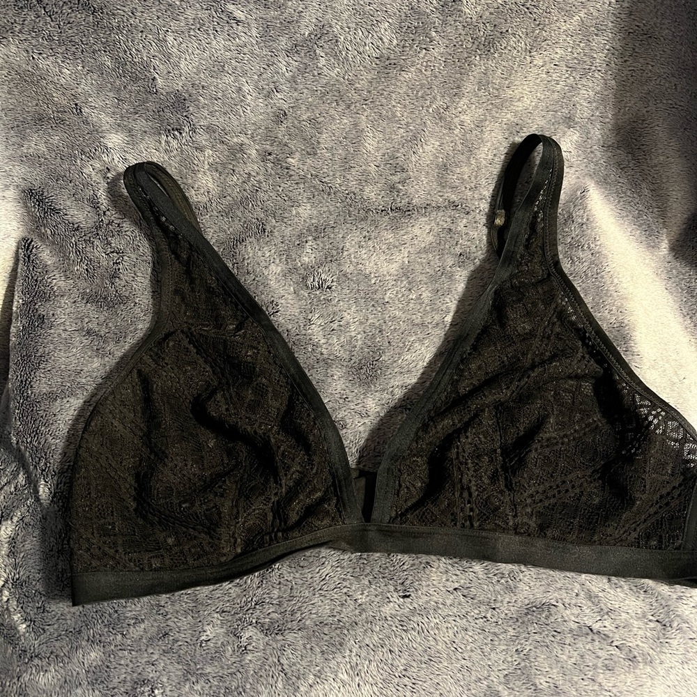 Victoria's Secret Black Lace Bra Size L NWOT